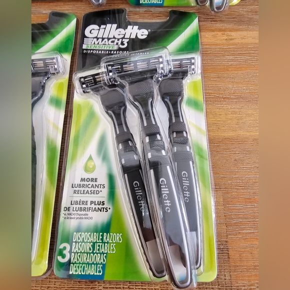 NEW GILLETTE Mach 3 Sensitive Razors, 5 Packs of 3 - Picture 2 of 3